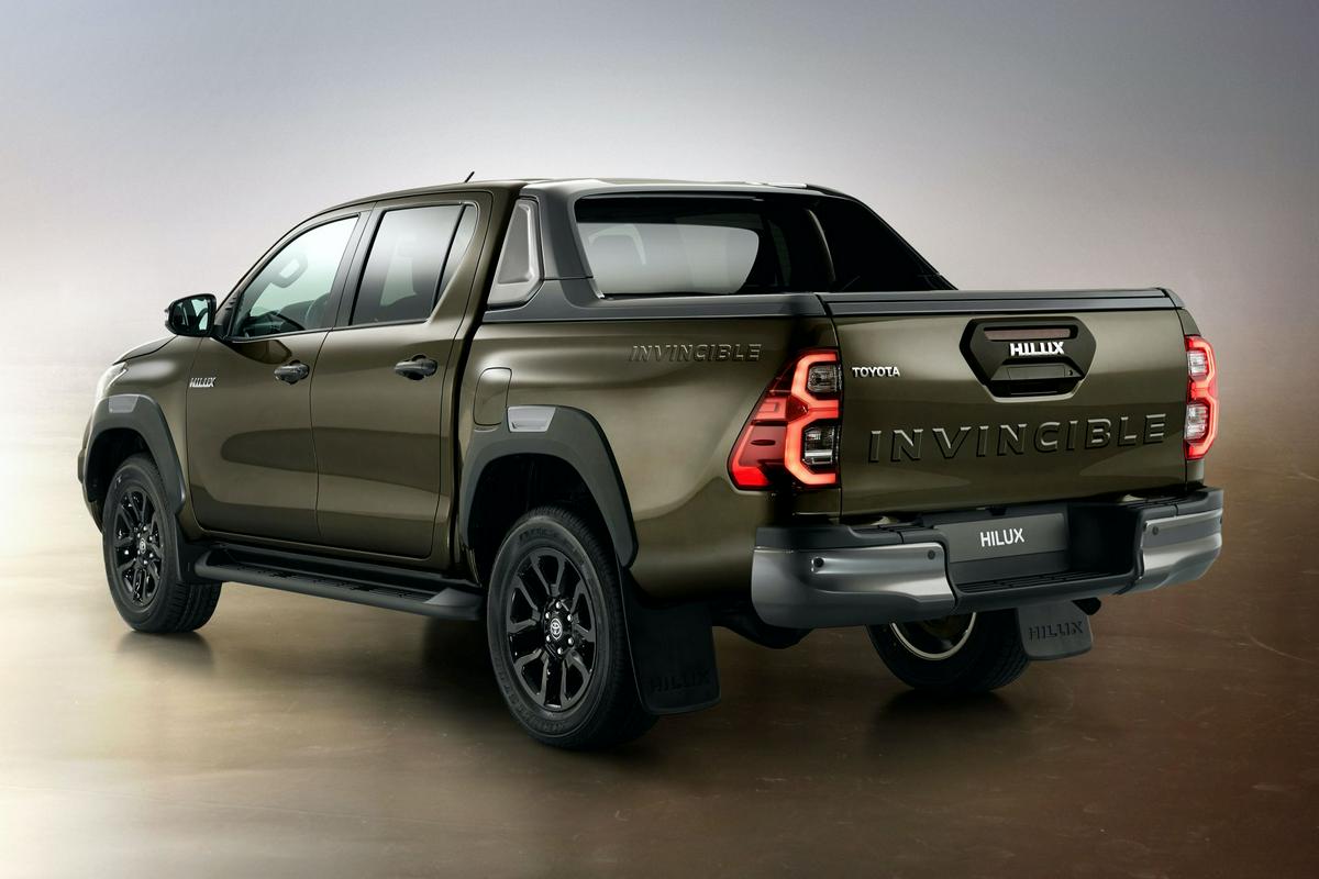 Prodaja novega hiluxa je na vzhodnoevropskih trgih predvidena julija, na zahodnoevropskih trgih pa oktobra. V Sloveniji ga pričakujemo na začetku novega leta. Foto: Toyota Prodaja novega hiluxa je na vzhodnoevropskih trgih predvidena julija, na zahodnoevropskih trgih pa oktobra. V Sloveniji ga pričakujemo na začetku novega leta. Foto: Toyota