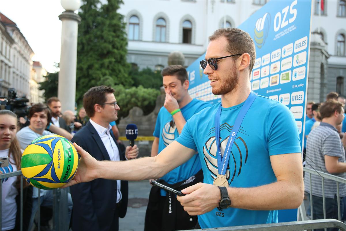 Tine Urnaut se bo znova preizkusil v odbojki na mivki. Foto: www.alesfevzer.com Tine Urnaut se bo znova preizkusil v odbojki na mivki. Foto: www.alesfevzer.com