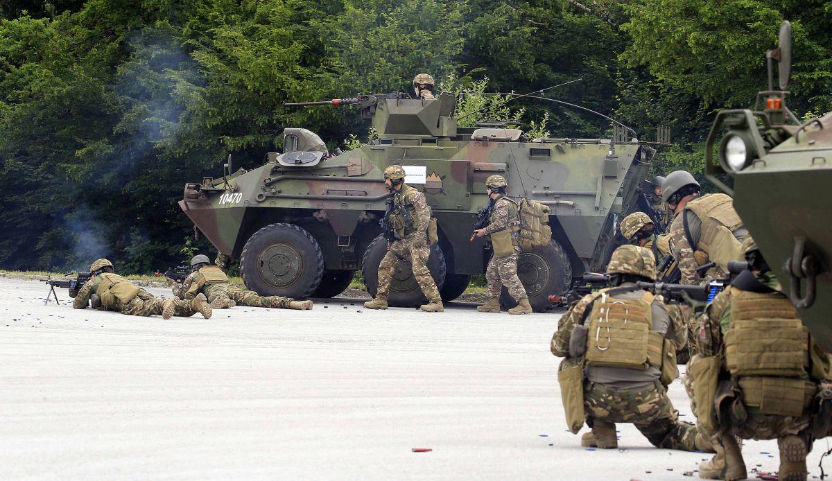 Slovenija bi lahko z načrtovanimi 780 milijoni evrov za investicije v Slovensko vojsko cilj zveze Nato o namenjanju dveh odstotkov bruto domačega proizvoda za obrambo dosegla do leta 2026, je povedal obrambni minister Matej Tonin. Predstavniki vlade so odločili, da bo Slovenska vojskadobila veliko denarja. Foto: BoBo/Borut Živulović