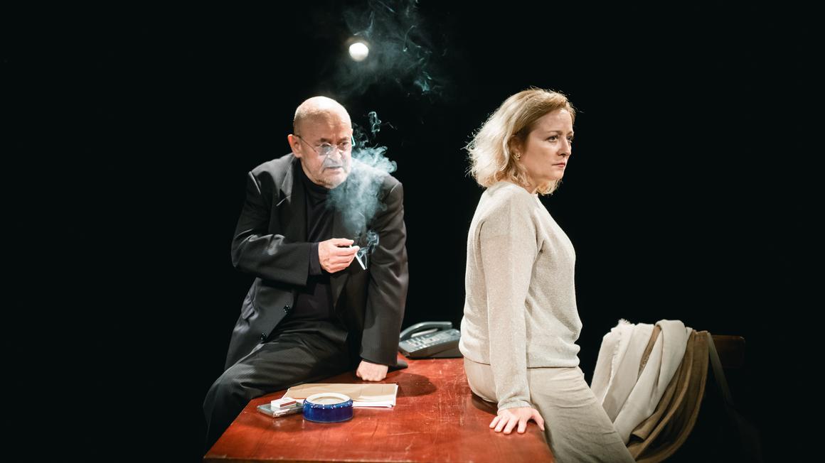 Vlado Novak in Nataša Barbara Gračner v predstavi Svet'večer/Foto: Dejan Bulut