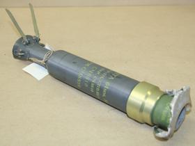 Raketa je bila izstreljena na sovražnikov tank v boju pri Prilipah leta 1991. Gre za kumulativno raketo protioklepnega orožja ročnega raketometa M80 - zolja. Foto: Posavski muzej Brežice