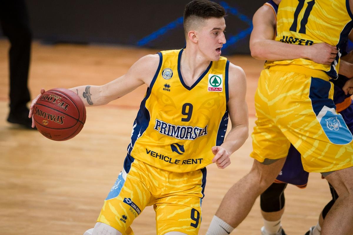 Nejc Barič je navdušil v drugi polovici sezone, ko je odlično vodil igro Primorske. Foto: www.alesfevzer.com Nejc Barič je navdušil v drugi polovici sezone, ko je odlično vodil igro Primorske. Foto: www.alesfevzer.com