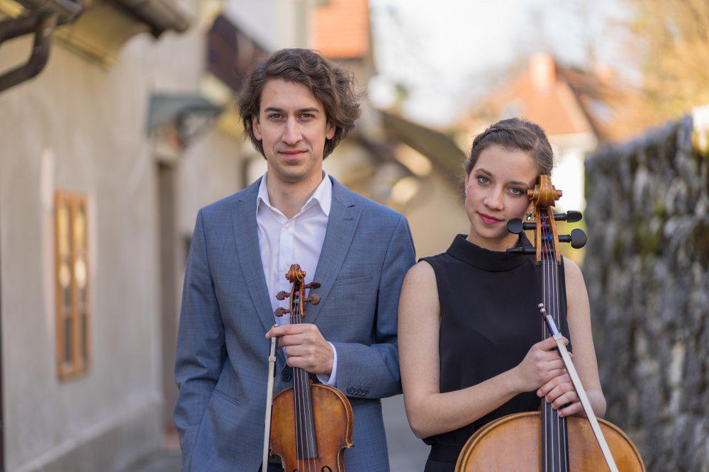 Letošnje večere bosta 23. julija sklenila Matija in Ema Krečič. Foto: Avditorij Portorož Letošnje večere bosta 23. julija sklenila Matija in Ema Krečič. Foto: Avditorij Portorož