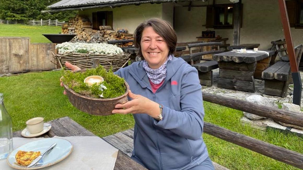 V prostem času Violeta Bulc rada vrtnari in hodi v hribe. Foto: Osebni arhiv