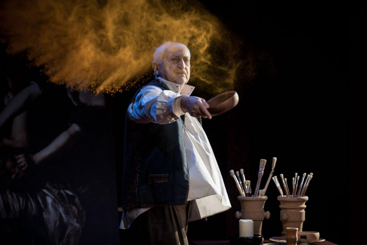 Vladimir Jurc v predstavi o Artemisii Gentileschi. Foto: Luca Quaia Vladimir Jurc v predstavi o Artemisii Gentileschi. Foto: Luca Quaia