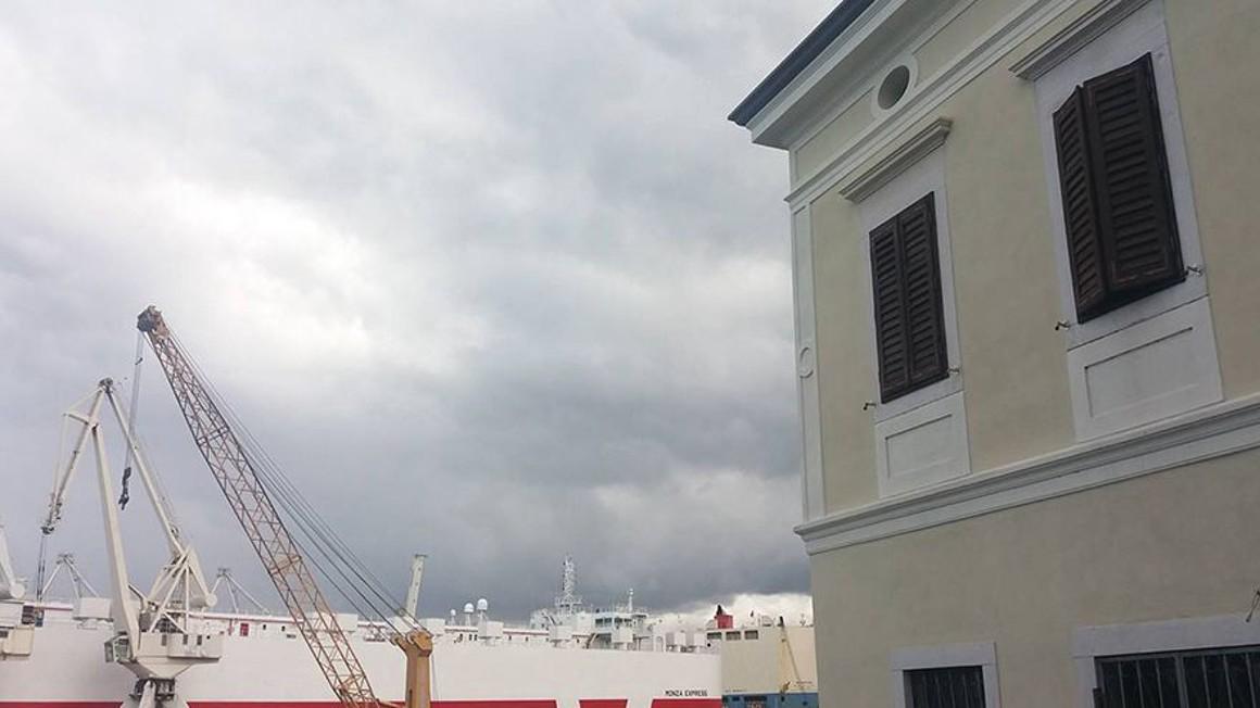 Največ občanov se zanima za zamenjavo oken, da hrup iz pristanišča ne bi bil tako moteč. Foto: Radio Koper/Tjaša Škamperle