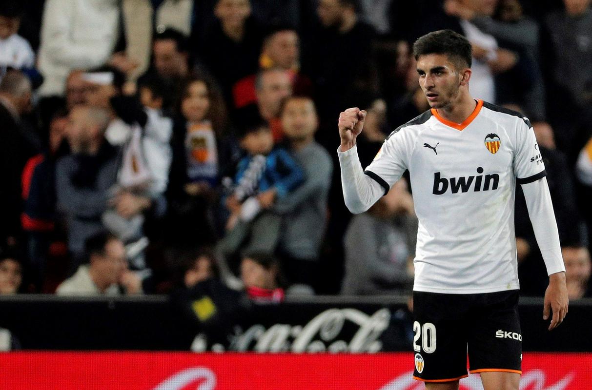 Ferran Torres je novi član Manchester Cityja. Podpisal je petletno pogodbo. Foto: EPA Ferran Torres je novi član Manchester Cityja. Podpisal je petletno pogodbo. Foto: EPA