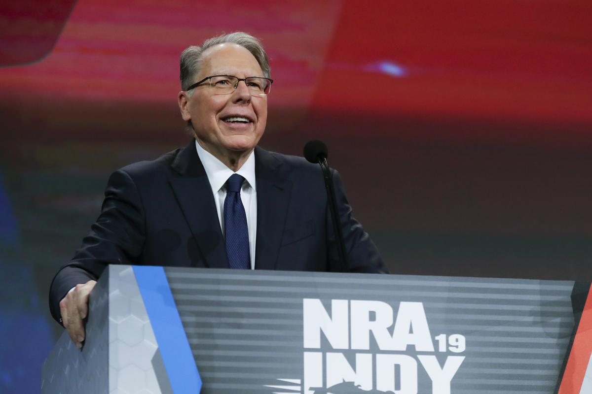 Najbolj na udaru je dolgoletni obraz NRA-ja Wayne LaPierre. Foto: AP Najbolj na udaru je dolgoletni obraz NRA-ja Wayne LaPierre. Foto: AP