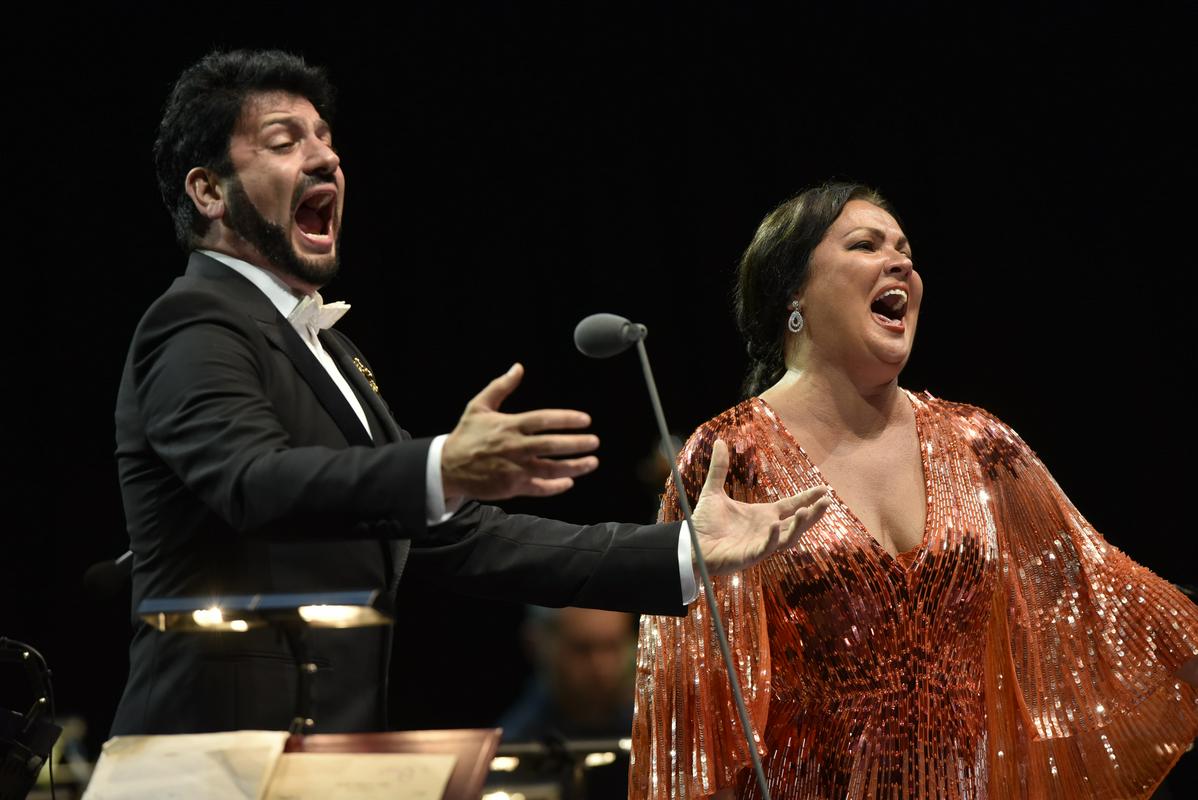 Ruska sopranistka Ana Netrebko in azerbajdžanski tenorist Jusif Ejvazov sta pred dobrim mesecem dni nastopila na letošnjem Ljubljana festivalu. Foto: BoBo/Žiga Živulović jr. Ruska sopranistka Ana Netrebko in azerbajdžanski tenorist Jusif Ejvazov sta pred dobrim mesecem dni nastopila na letošnjem Ljubljana festivalu. Foto: BoBo/Žiga Živulović jr.