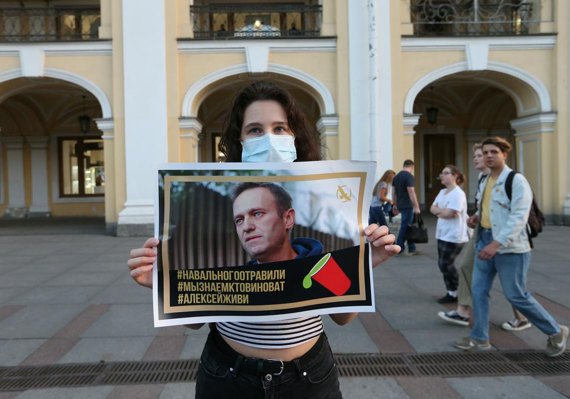 Na mitingu v Sankt Peterburgu so se zbrali podporniki Navalnyja.  Foto: Reuters