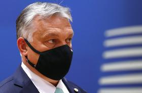 Madžarska bo s torkom zaprla meje za tujce, v Franciji vse več okužb