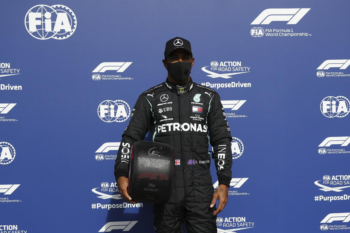 Britanec Lewis Hamilton je očitno tudi na letošnjem svetovnem prvenstvu premočan, saj je zmagal na štirih od šestih dirk.  Hamilton ima 132 točk, drugi Verstappen 95 in tretji Bottas 89. Foto: EPA