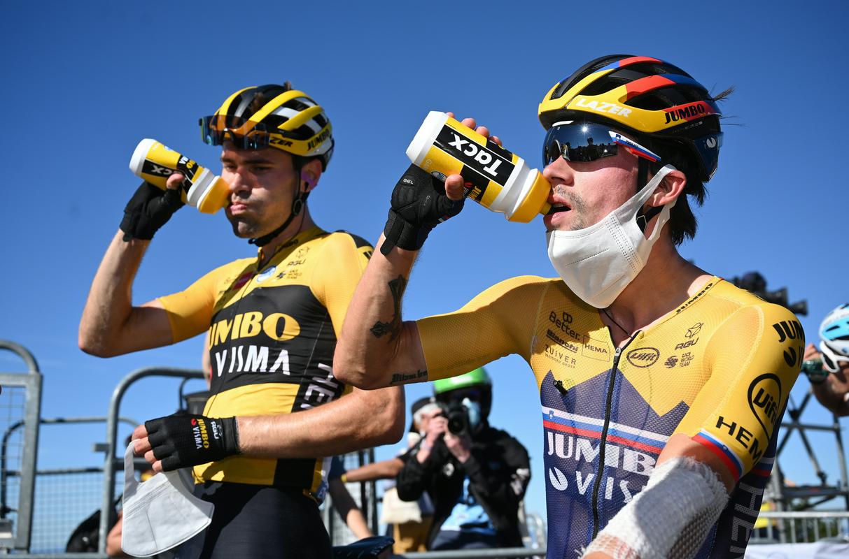 Tom Dumoulin in Primož Roglič bosta po Nizozemčevih besedah znova sokapetana Jumbo Visme na prihajajoči Dirki po Španiji, s katero se bo zaključila nenavadna kolesarska sezona 2020. Foto: Reuters Tom Dumoulin in Primož Roglič bosta po Nizozemčevih besedah znova sokapetana Jumbo Visme na prihajajoči Dirki po Španiji, s katero se bo zaključila nenavadna kolesarska sezona 2020. Foto: Reuters