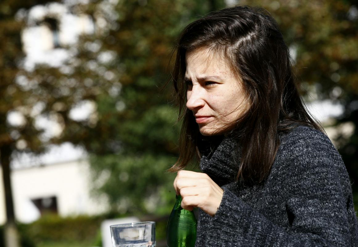 Režiserka pravi, da se k svojim predstavam vedno vrača, potem ko že nekaj časa živijo na odru, in pogosto v njih vnaša tudi nove pomenske poudarke in druge spremembe. Foto: BoBo/Borut Živulović Režiserka pravi, da se k svojim predstavam vedno vrača, potem ko že nekaj časa živijo na odru, in pogosto v njih vnaša tudi nove pomenske poudarke in druge spremembe. Foto: BoBo/Borut Živulović