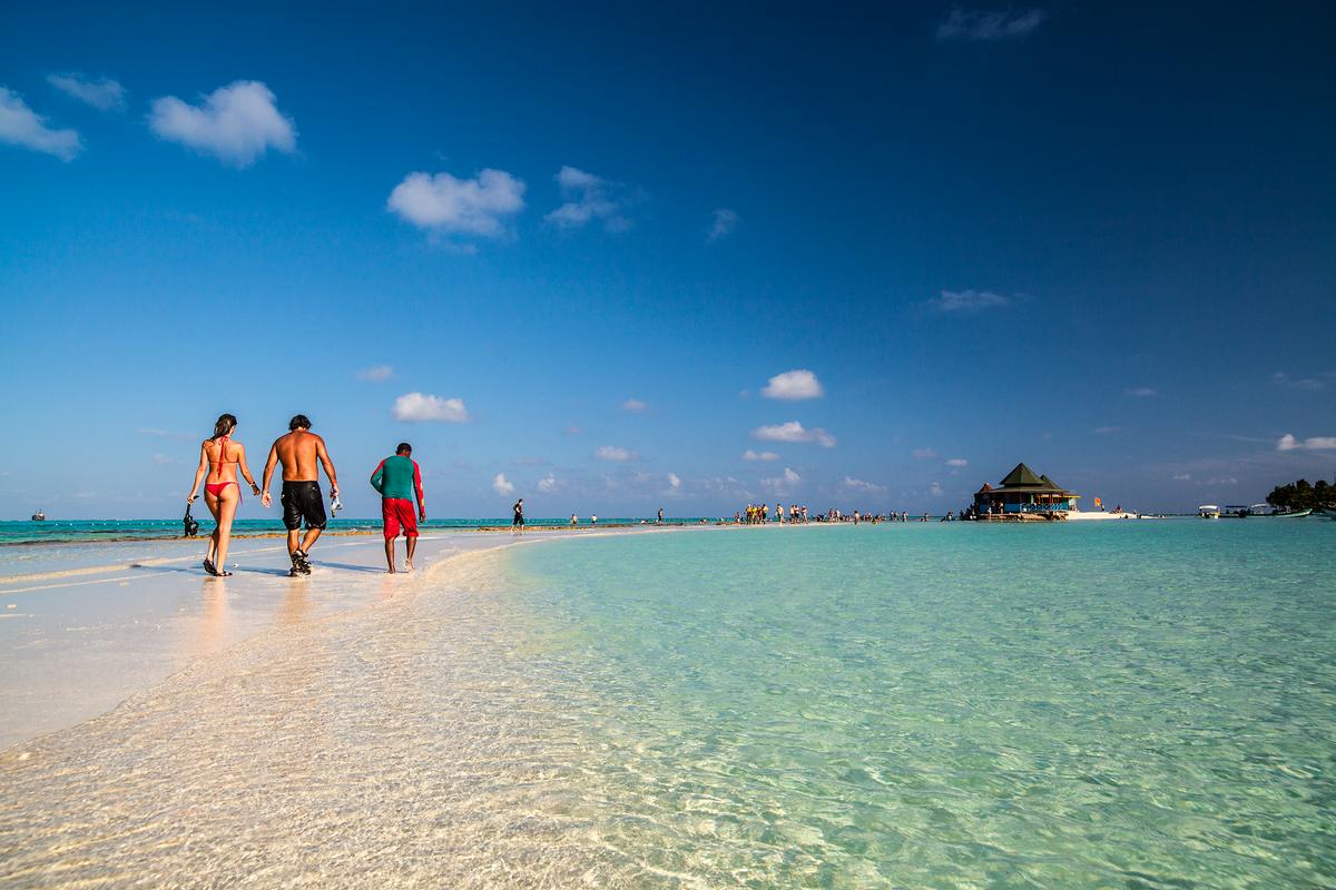 Gospodarstvo otoka San Andres temelji pretežno na turizmu, ki ga je pandemija novega koronavirusa precej prizadela. Foto: Shutterstock Gospodarstvo otoka San Andres temelji pretežno na turizmu, ki ga je pandemija novega koronavirusa precej prizadela. Foto: Shutterstock