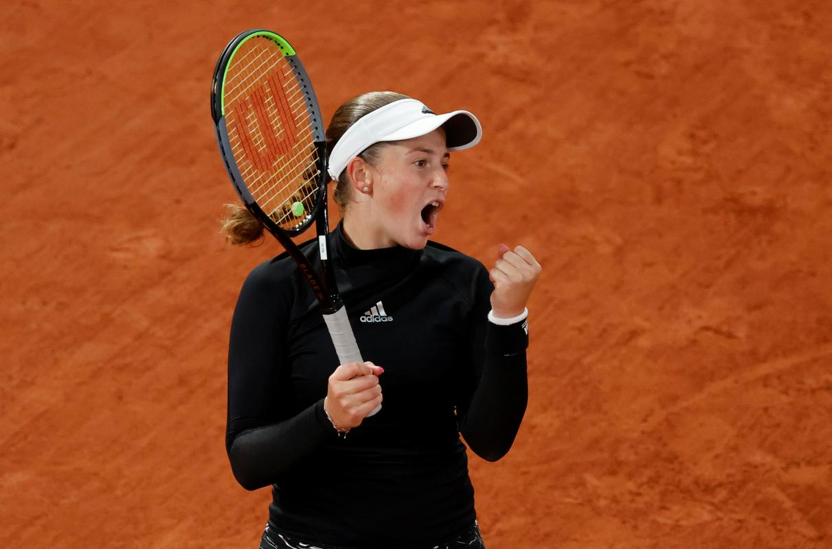 Jelena Ostapenko se odlično znajde na pariškem pesku. Foto: Reuters Jelena Ostapenko se odlično znajde na pariškem pesku. Foto: Reuters