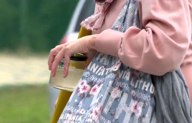 v Anhovem zahtvajo izgradnjo novega vodovoda, ki bo ločen od vodovoda v industrijskem kompleksu. Foto: Televizija Slovenija v Anhovem zahtvajo izgradnjo novega vodovoda, ki bo ločen od vodovoda v industrijskem kompleksu. Foto: Televizija Slovenija