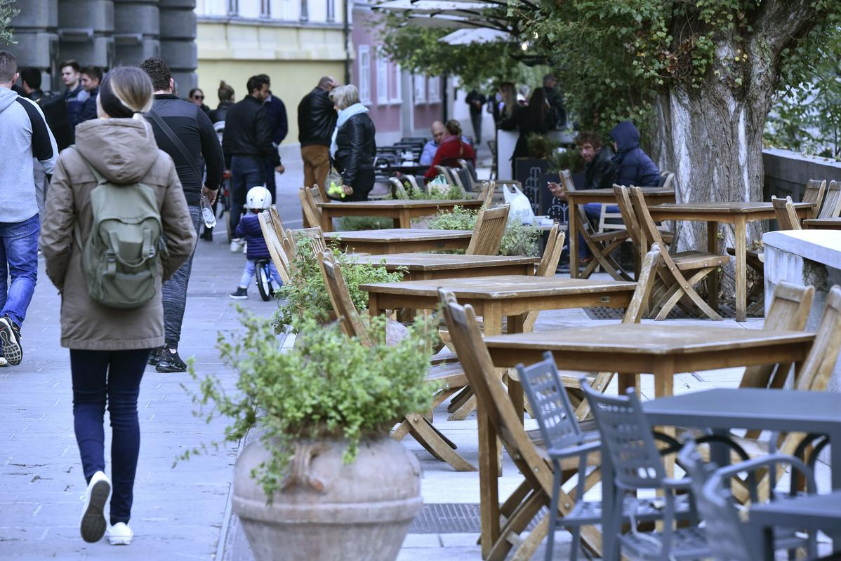 Večja izguba, višja pomoč. Foto: BoBo Večja izguba, višja pomoč. Foto: BoBo