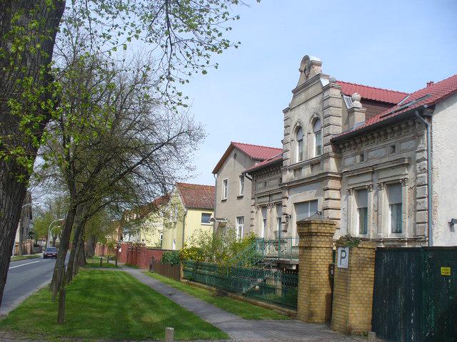V kraju Selchow je nekoč živelo tudi 500 ljudi, zaradi gradnje in zagona letališča BER jih je v tem kraju s 650-letno tradicijo ostalo le okoli 100. Foto: Wikipedia V kraju Selchow je nekoč živelo tudi 500 ljudi, zaradi gradnje in zagona letališča BER jih je v tem kraju s 650-letno tradicijo ostalo le okoli 100. Foto: Wikipedia