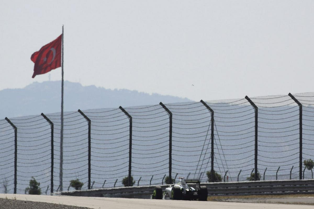 Leta 2009 je VN Turčije dobil Jenson Button z brawnom (na fotografiji). Foto: AP Leta 2009 je VN Turčije dobil Jenson Button z brawnom (na fotografiji). Foto: AP