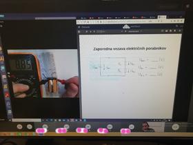 Denar raje v šole kot v tanke!