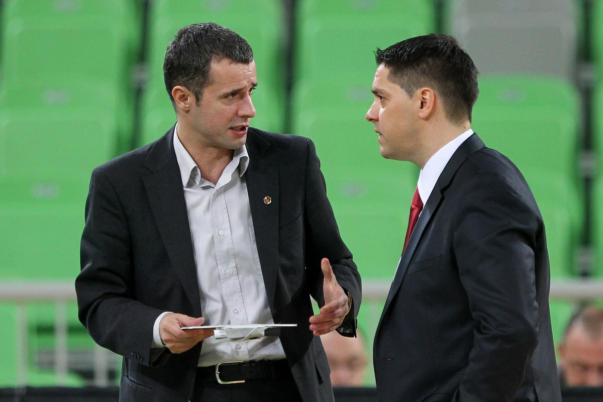 Alilović je vrsto let vodil mlajše reprezentančne selekcije, deloval pa je tudi v članski izbrani vrsti, kjer je bil pomočnik Aleša Pipana, Memija Bečirovića in Jureta Zdovca, s katerim je sodeloval tudi pri Olimpiji. V zmajevem gnezdu je bil tudi pomočnik Saša Filipovskega, ki je zdaj prav tako v Beogradu, saj je pred kratkim prevzel Partizan. Foto: www.alesfevzer.com Alilović je vrsto let vodil mlajše reprezentančne selekcije, deloval pa je tudi v članski izbrani vrsti, kjer je bil pomočnik Aleša Pipana, Memija Bečirovića in Jureta Zdovca, s katerim je sodeloval tudi pri Olimpiji. V zmajevem gnezdu je bil tudi pomočnik Saša Filipovskega, ki je zdaj prav tako v Beogradu, saj je pred kratkim prevzel Partizan. Foto: www.alesfevzer.com