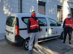 Za brezplačne prevoze starejših na Tolminskem še en nov avtomobil