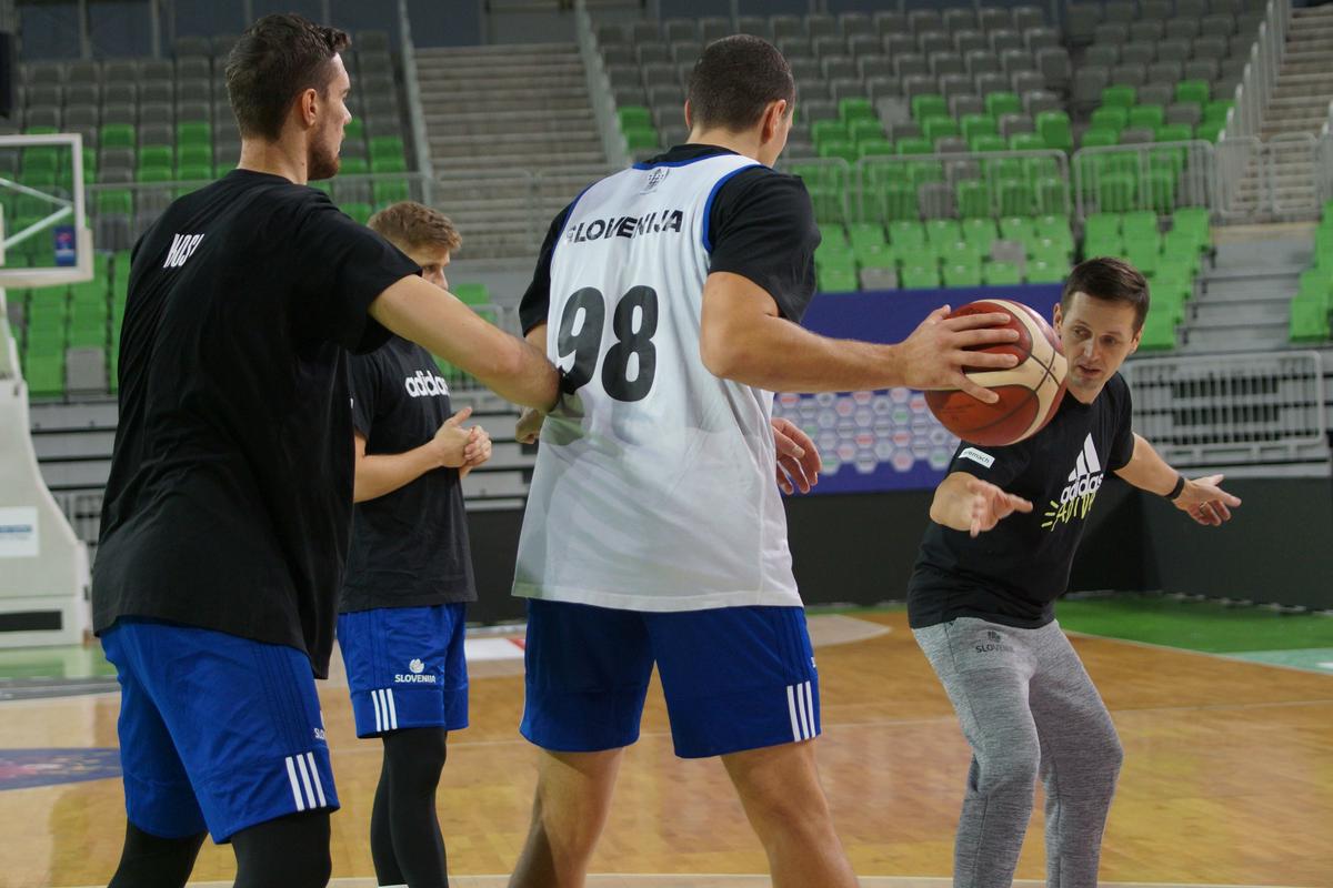 Slovenija bo ta konec tedna igrala z Ukrajino in Avstrijo, navijači pa pričakujejo, da bo na obeh tekmah tudi zmagala. Foto: KZS Slovenija bo ta konec tedna igrala z Ukrajino in Avstrijo, navijači pa pričakujejo, da bo na obeh tekmah tudi zmagala. Foto: KZS