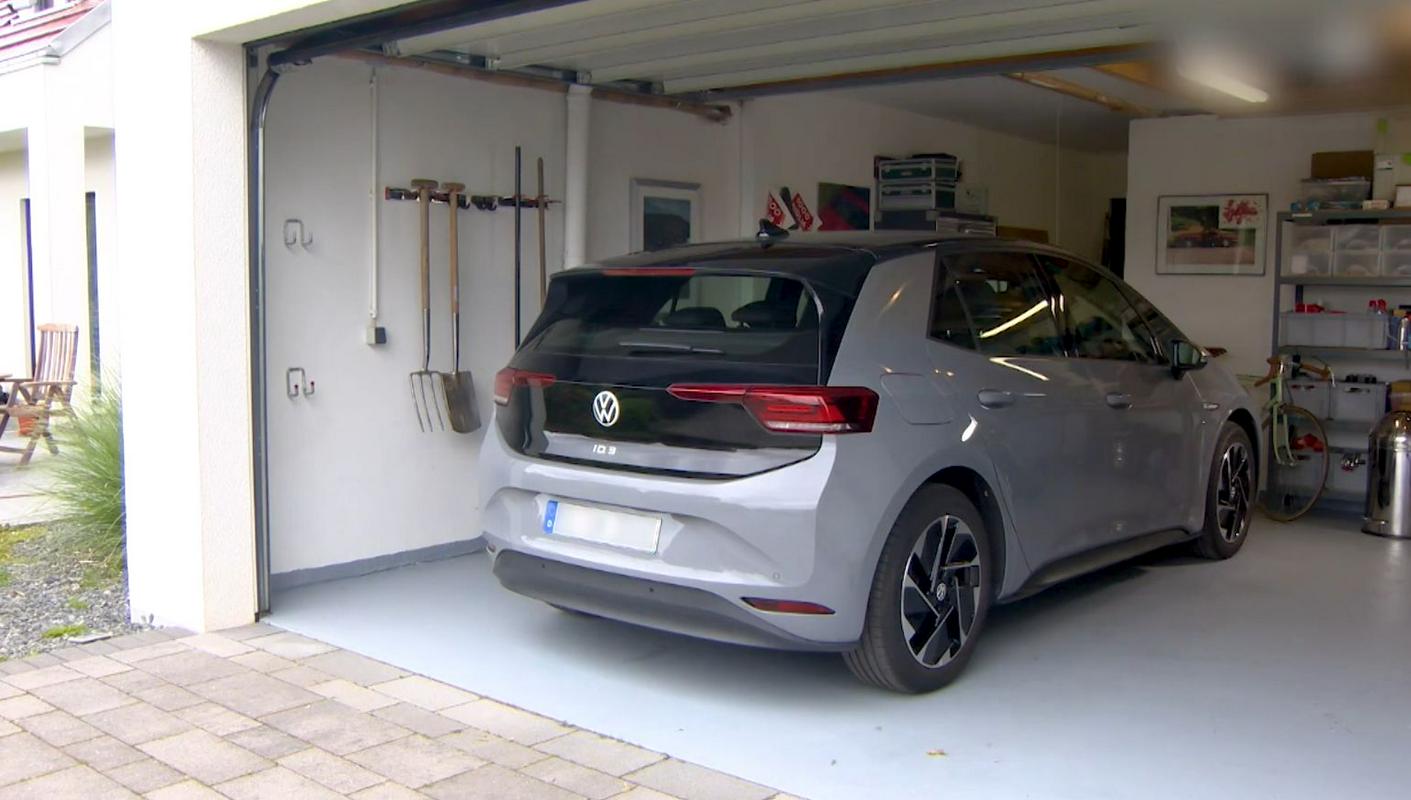Preden postavite doma električno polnilnico, se posvetujte s strokovnjaki. Foto: MMC RTV SLO/Avtomobilnost Preden postavite doma električno polnilnico, se posvetujte s strokovnjaki. Foto: MMC RTV SLO/Avtomobilnost