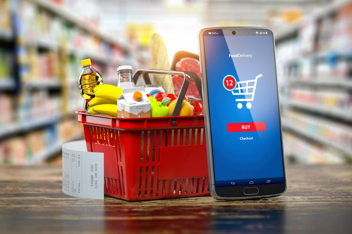 Pri spletnem nakupovanju bi se morali vesti tako kot pri fizičnem: na nakup se pripravimo in naenkrat kupimo čim več izdelkov. Foto: Shutterstock Pri spletnem nakupovanju bi se morali vesti tako kot pri fizičnem: na nakup se pripravimo in naenkrat kupimo čim več izdelkov. Foto: Shutterstock