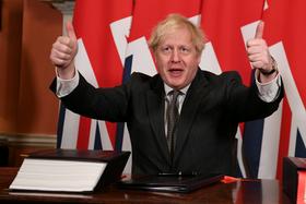 Johnson podpisal sporazum o prihodnjih odnosih z EU-jem