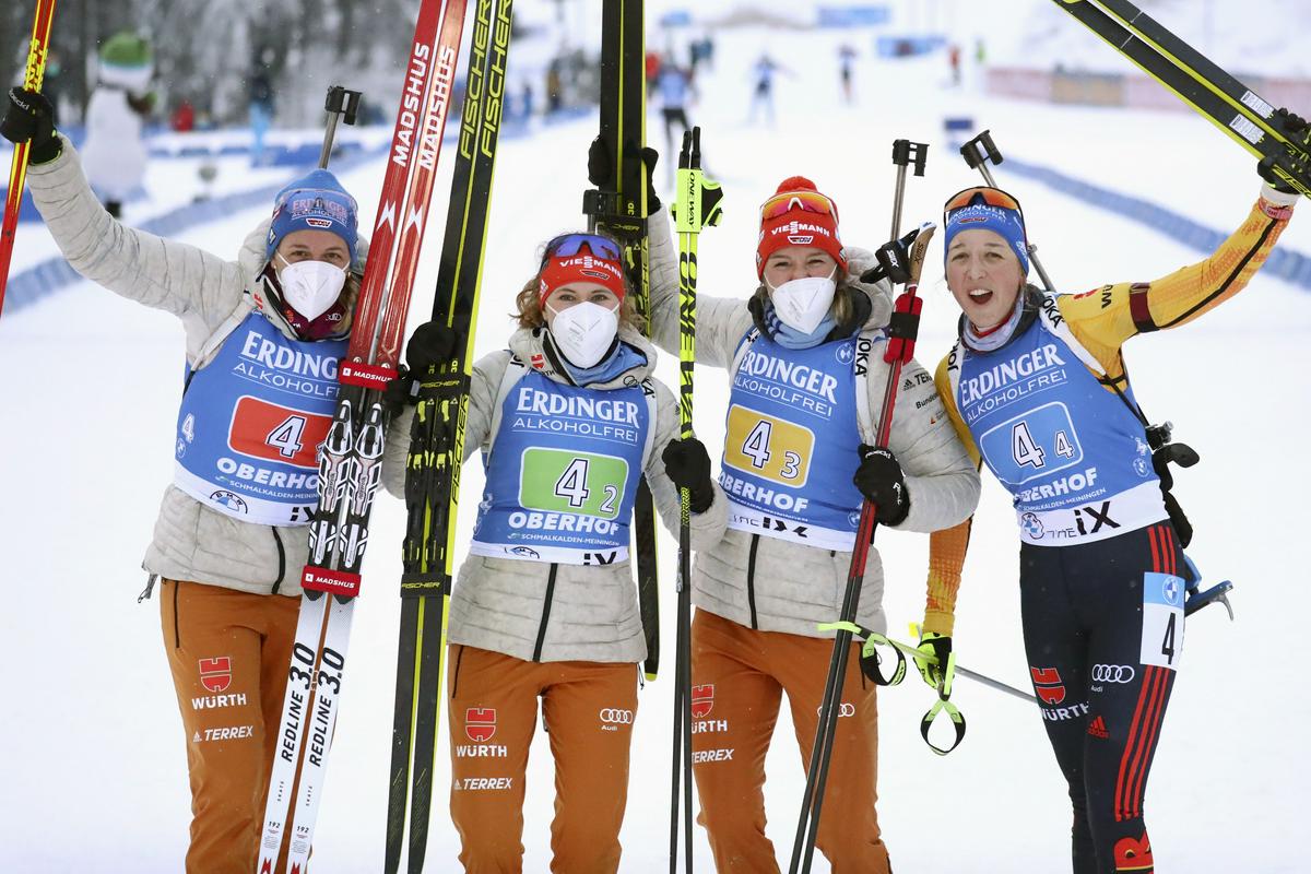 Vanessa Hinz, Janina Hettich, Denise Herrmann in Franziska Preuss so bila najboljše na domači tekmi. Foto: AP Vanessa Hinz, Janina Hettich, Denise Herrmann in Franziska Preuss so bila najboljše na domači tekmi. Foto: AP