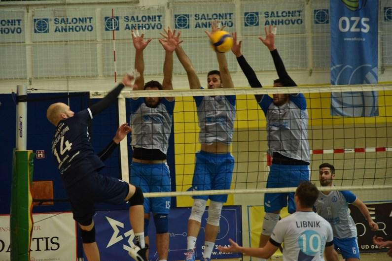 Dvoboj četrto- in petouvrščene ekipe državnega prvenstva je v Kanalu pripadel Salonitu Anhovo, ki je Hišo na kolesih Triglav ugnal s 3:1. Foto: OZS Dvoboj četrto- in petouvrščene ekipe državnega prvenstva je v Kanalu pripadel Salonitu Anhovo, ki je Hišo na kolesih Triglav ugnal s 3:1. Foto: OZS