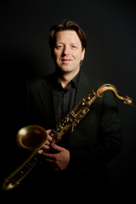 Saksofonist, dirigent in skladatelj Tadej Tomšič je že vrsto let član in dirigent Big Banda RTV Slovenija. Foto: Janez Kotar
