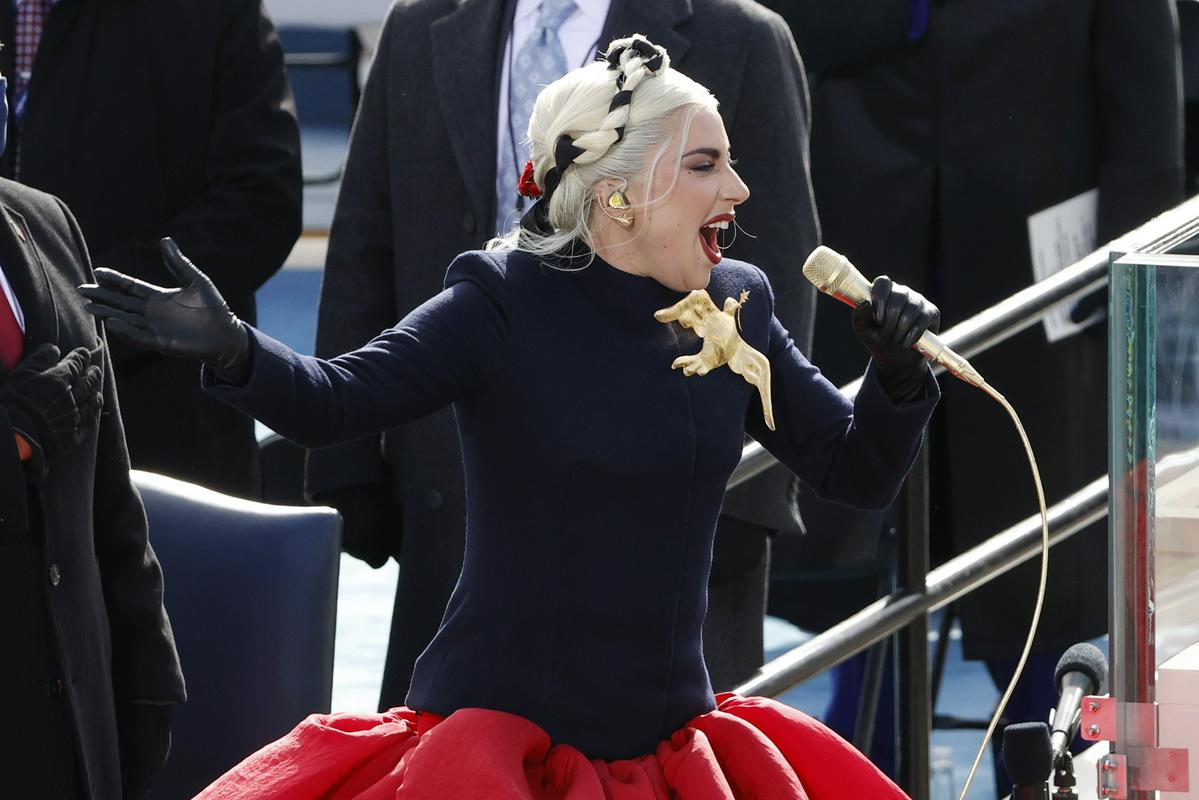Čustveno odpeta himna Lady Gaga. Foto: Reuters Čustveno odpeta himna Lady Gaga. Foto: Reuters