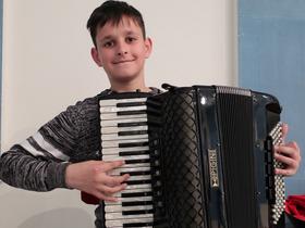 Harmonika je vir veselja in zabave